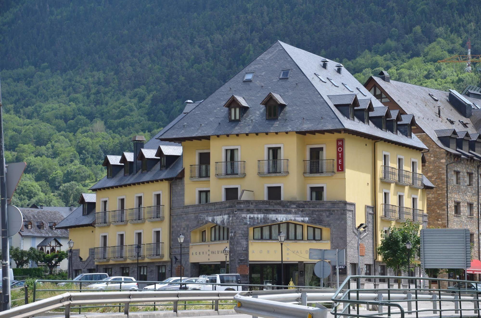 Hotel Spa Acevi Val D'Aran Vielha Exterior photo